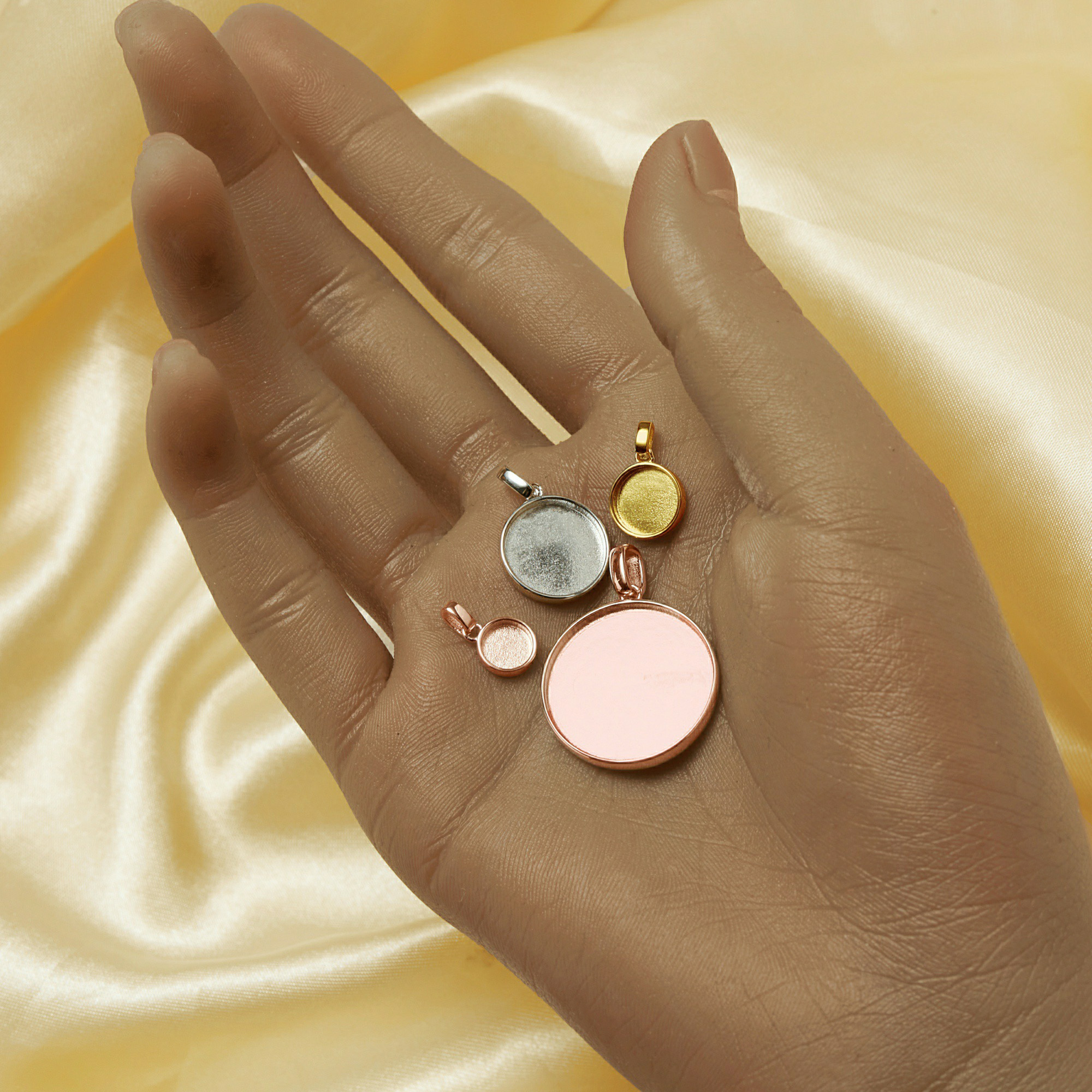 Keepsake Mother Milk Resin Rou – Bezels Set Pendant recenzja i cena