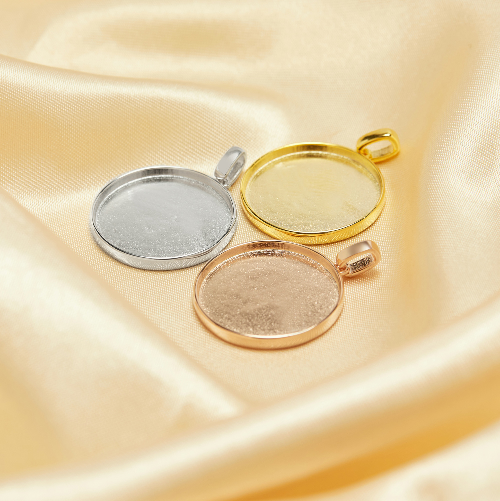 Keepsake Mother Milk Resin Rou – Bezels Set Pendant recenzja i cena